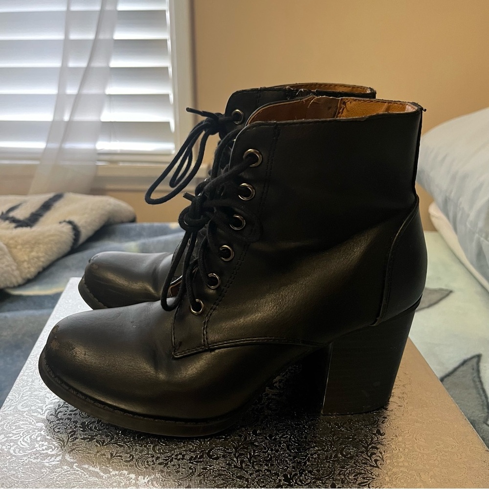 Top Moda Lace Booties - Picture 4 of 5